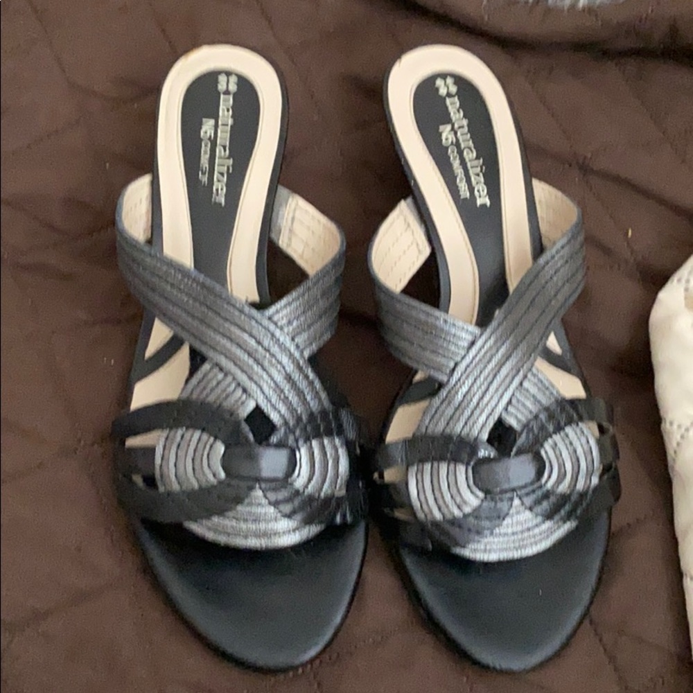 Naturalizar slip on shoes